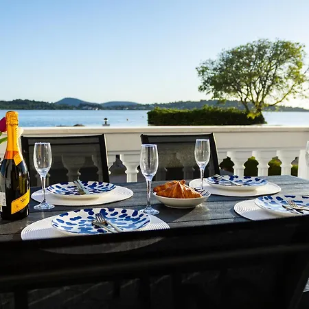 At Grandpa's דירה סרימה