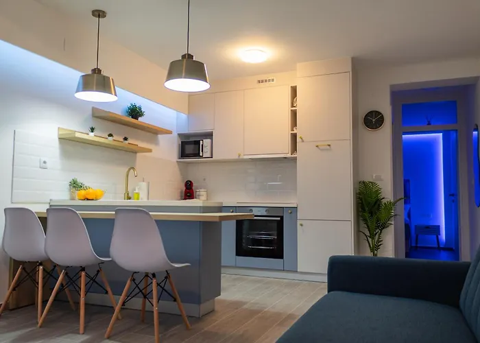 At Grandpa's Lejlighed